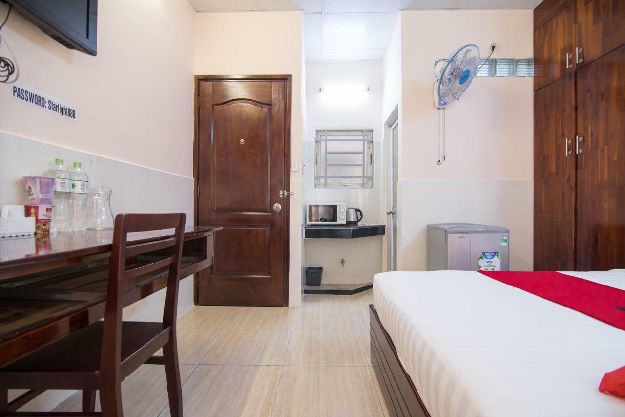 Reddoorz Near Khu Che Xuat Tan Thuan 2 Otel Ho Şi Min Dış mekan fotoğraf