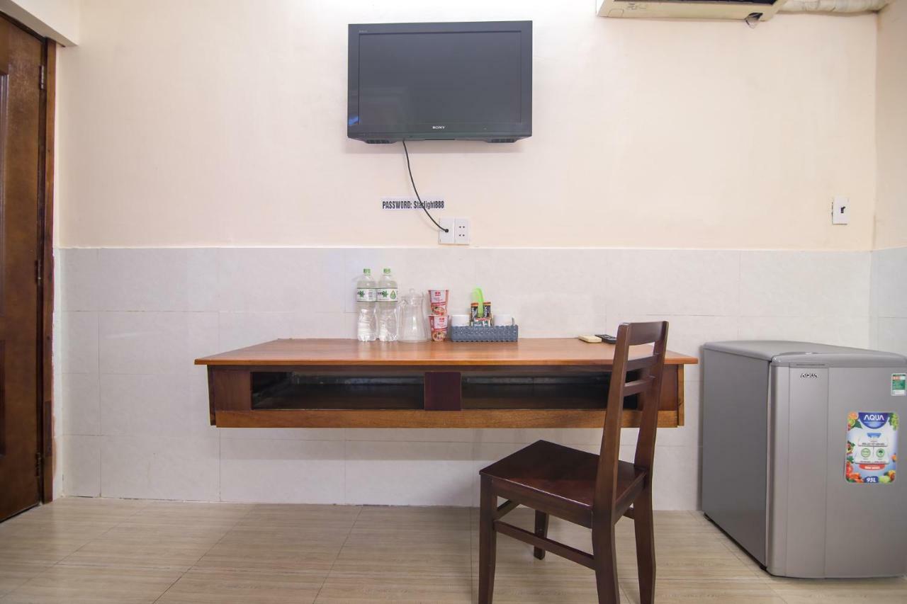 Reddoorz Near Khu Che Xuat Tan Thuan 2 Otel Ho Şi Min Dış mekan fotoğraf