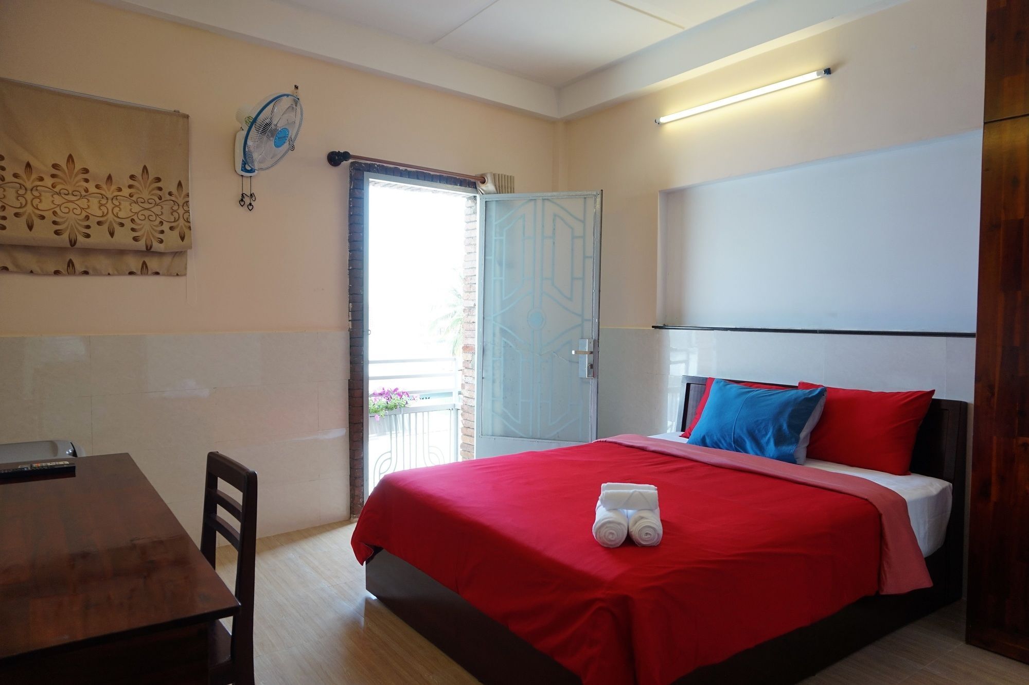 Reddoorz Near Khu Che Xuat Tan Thuan 2 Otel Ho Şi Min Dış mekan fotoğraf