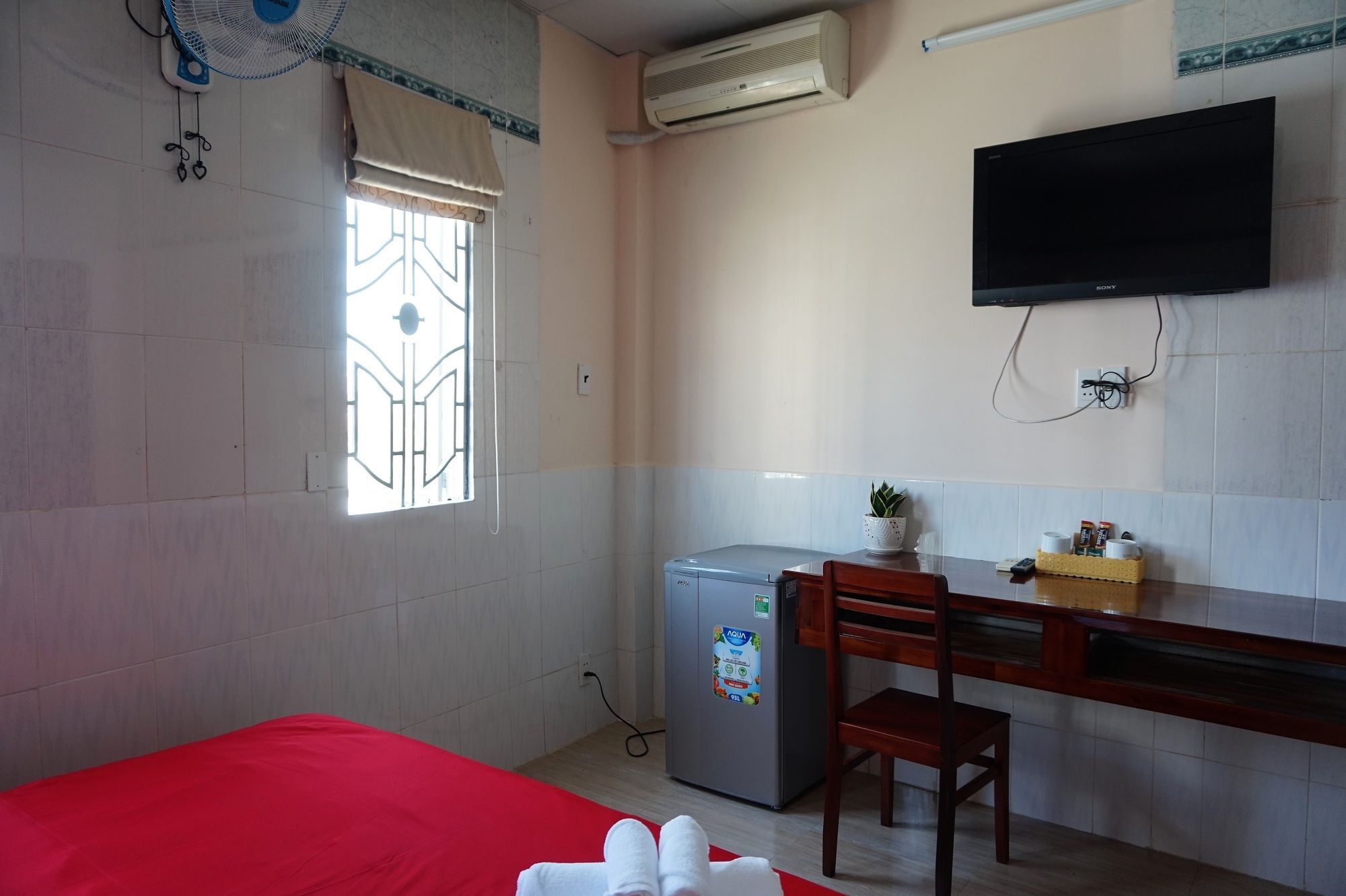 Reddoorz Near Khu Che Xuat Tan Thuan 2 Otel Ho Şi Min Dış mekan fotoğraf