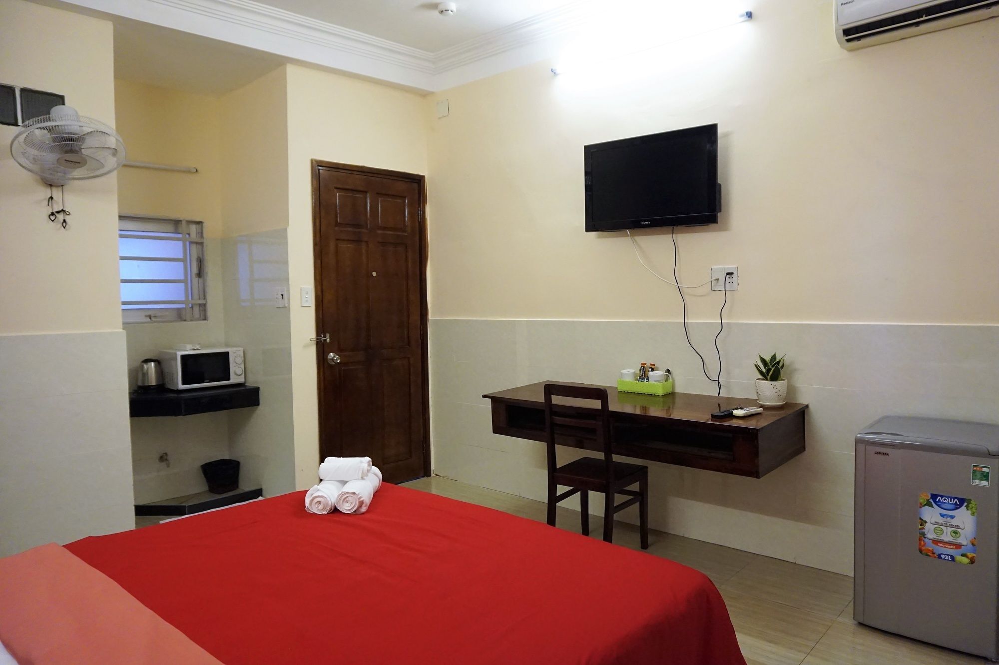 Reddoorz Near Khu Che Xuat Tan Thuan 2 Otel Ho Şi Min Dış mekan fotoğraf