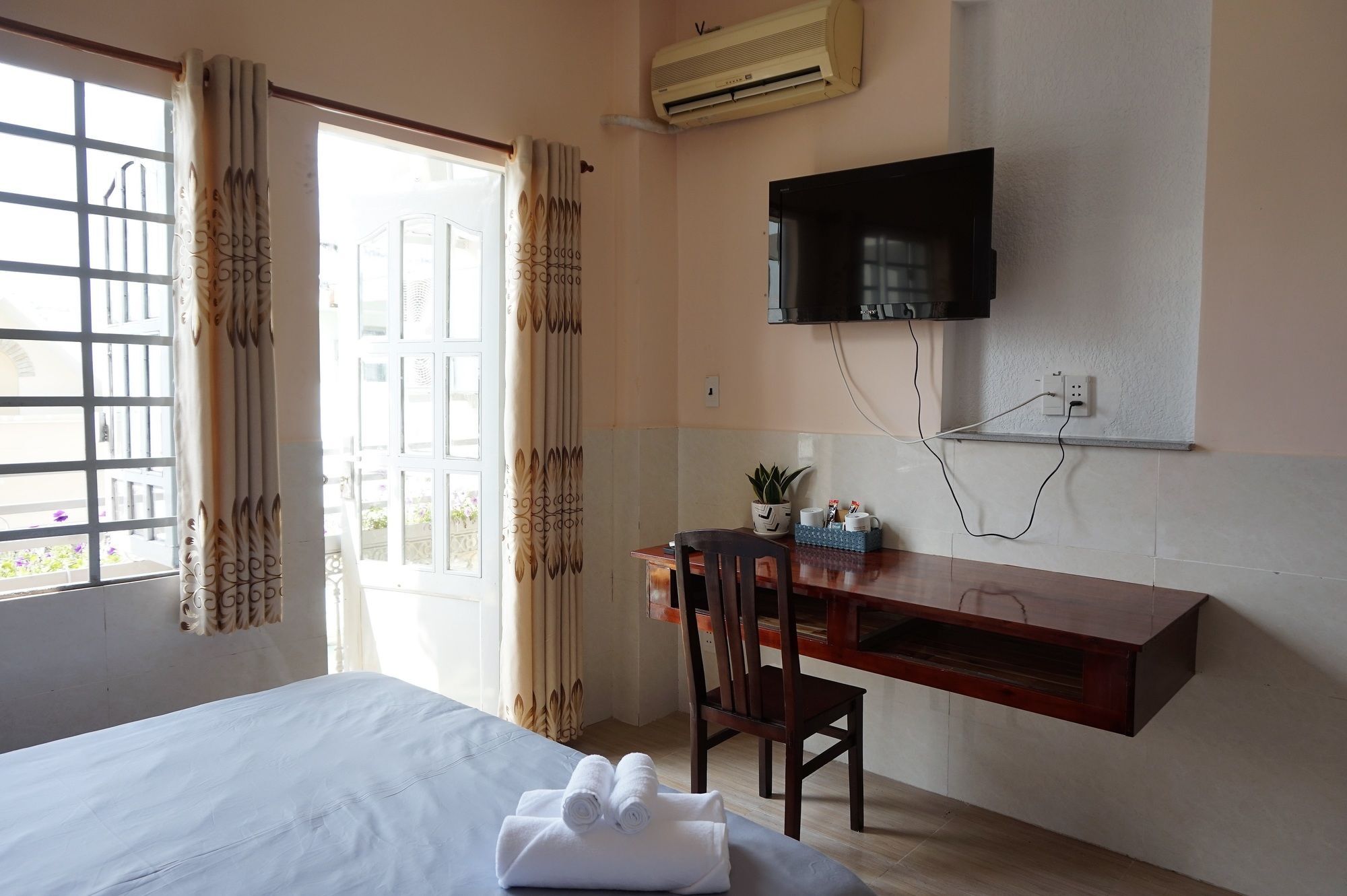 Reddoorz Near Khu Che Xuat Tan Thuan 2 Otel Ho Şi Min Dış mekan fotoğraf
