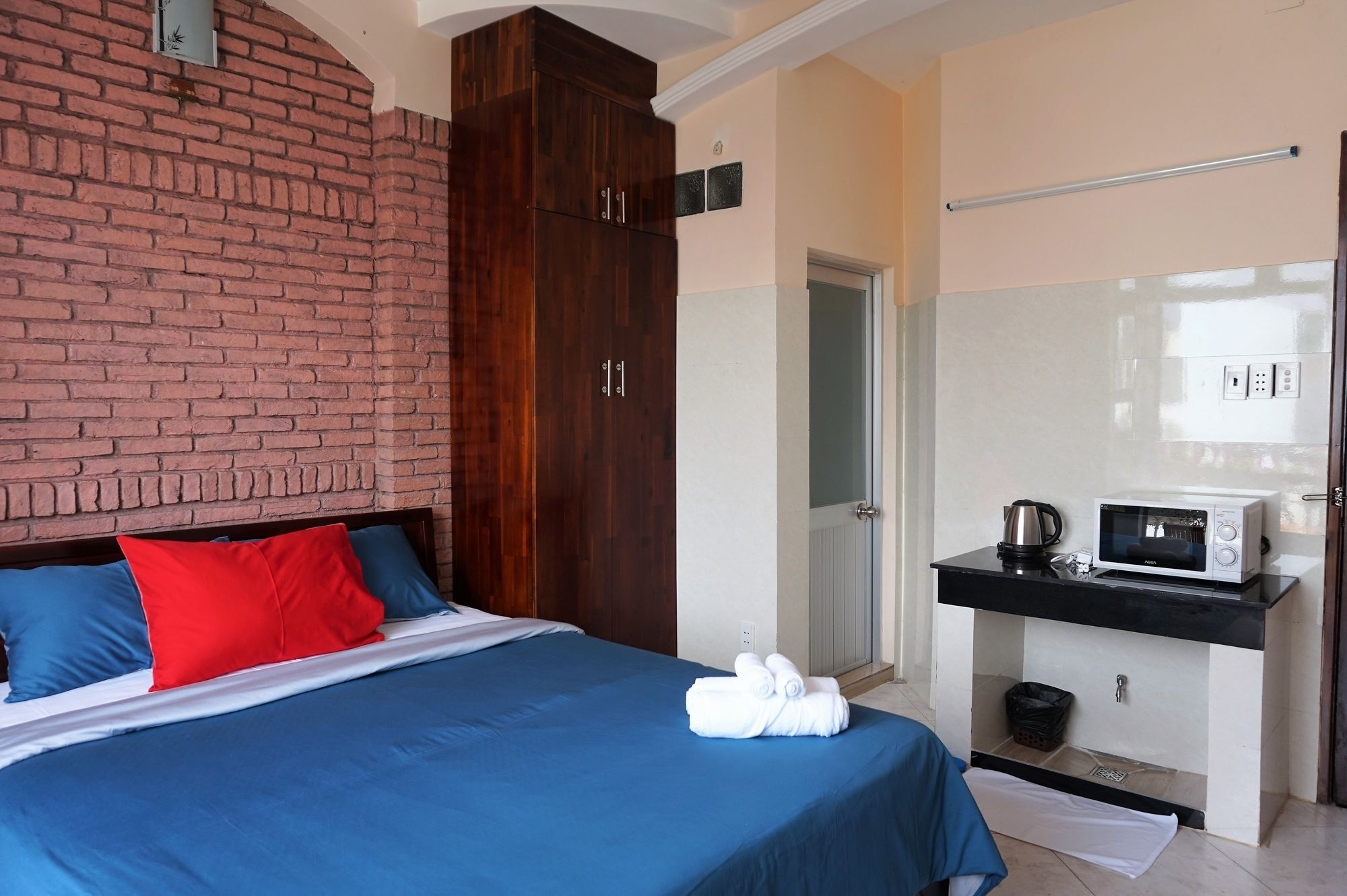 Reddoorz Near Khu Che Xuat Tan Thuan 2 Otel Ho Şi Min Dış mekan fotoğraf
