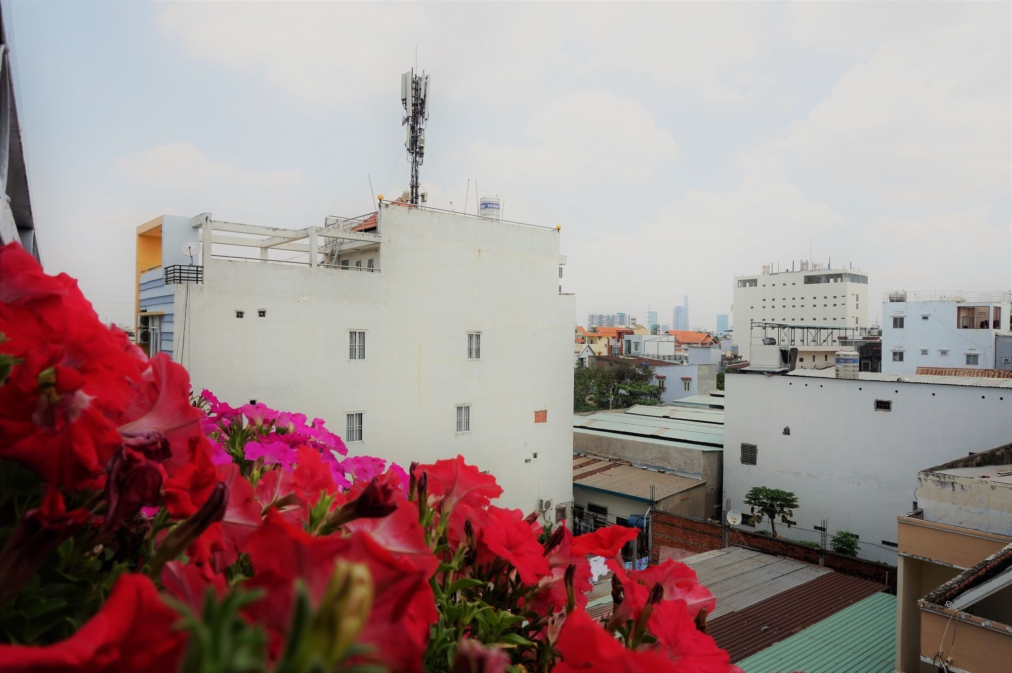 Reddoorz Near Khu Che Xuat Tan Thuan 2 Otel Ho Şi Min Dış mekan fotoğraf