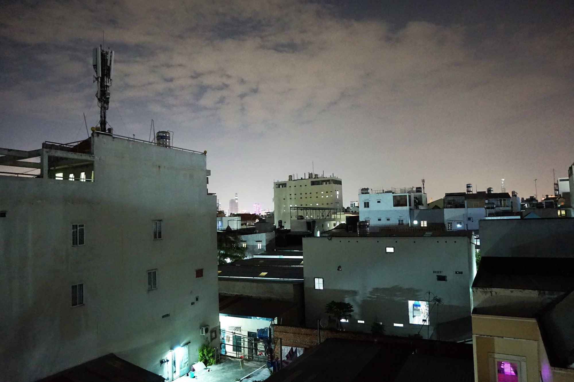 Reddoorz Near Khu Che Xuat Tan Thuan 2 Otel Ho Şi Min Dış mekan fotoğraf