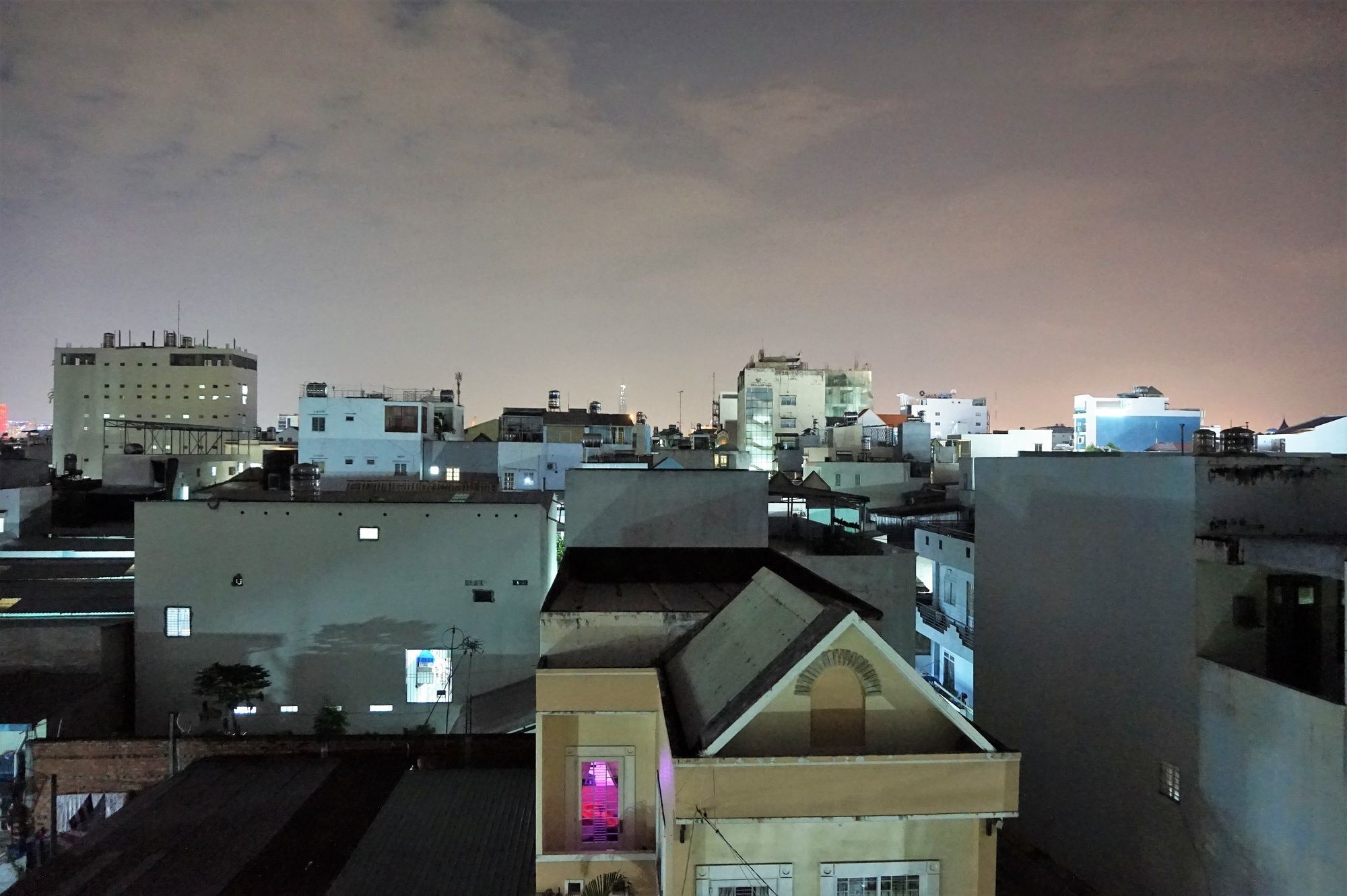 Reddoorz Near Khu Che Xuat Tan Thuan 2 Otel Ho Şi Min Dış mekan fotoğraf
