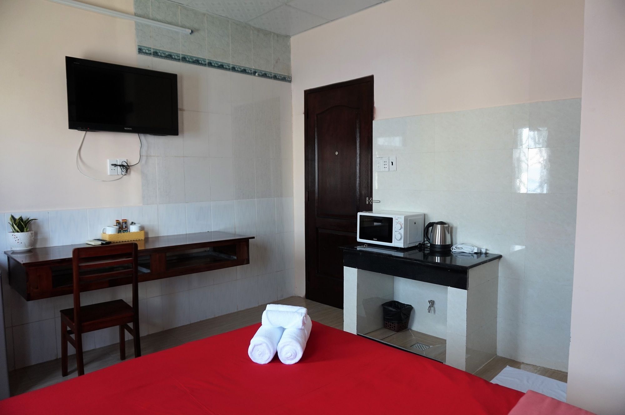 Reddoorz Near Khu Che Xuat Tan Thuan 2 Otel Ho Şi Min Dış mekan fotoğraf