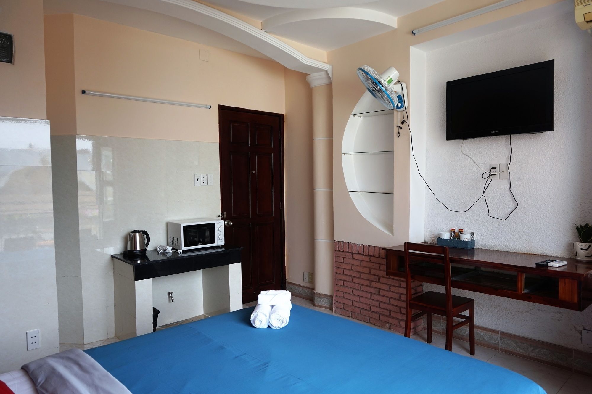 Reddoorz Near Khu Che Xuat Tan Thuan 2 Otel Ho Şi Min Dış mekan fotoğraf